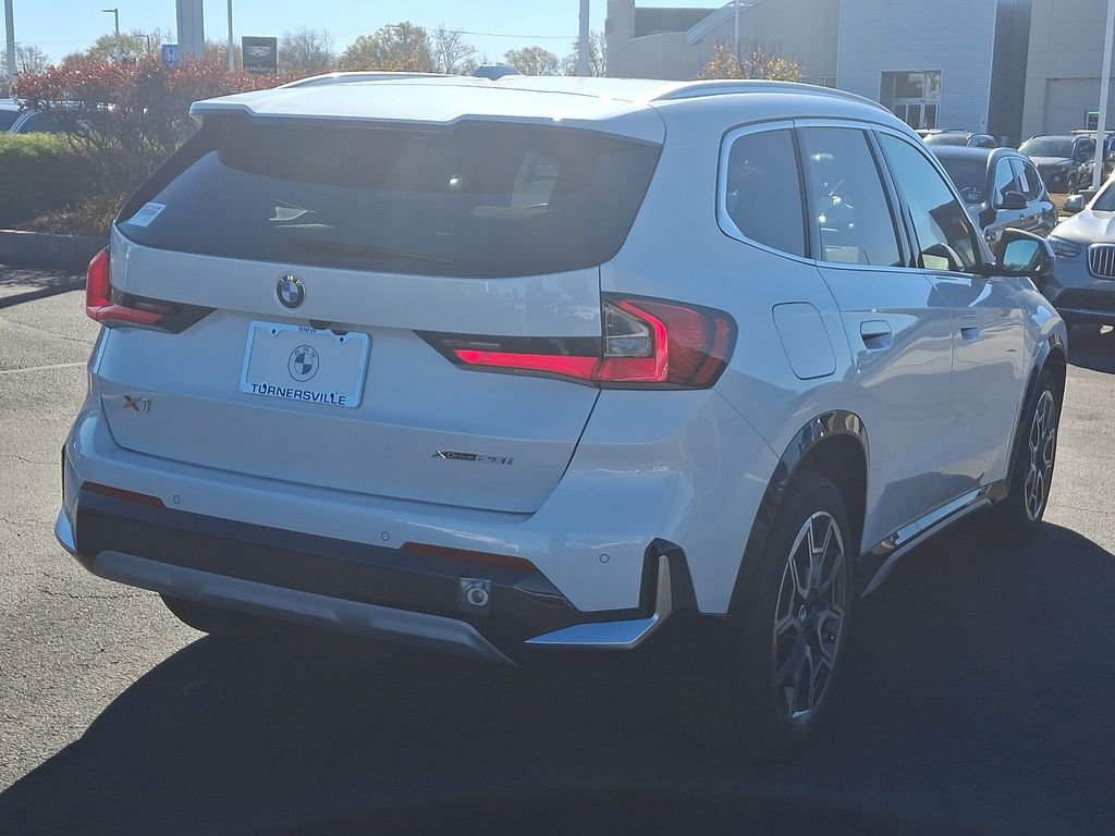 2025 BMW X1 xDrive28i 4