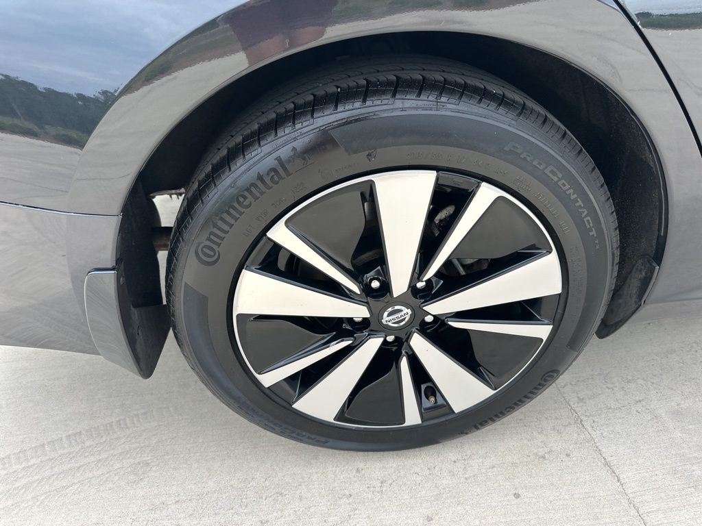 2022 Storm Blue Metallic Nissan Altima 2.5 SV FWD Sedan