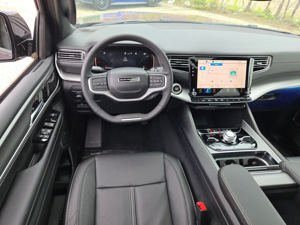 View vehicle photo 2