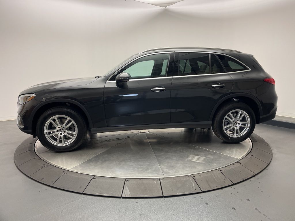 Thumbnail: 2026 Mercedes-Benz GLC - 4