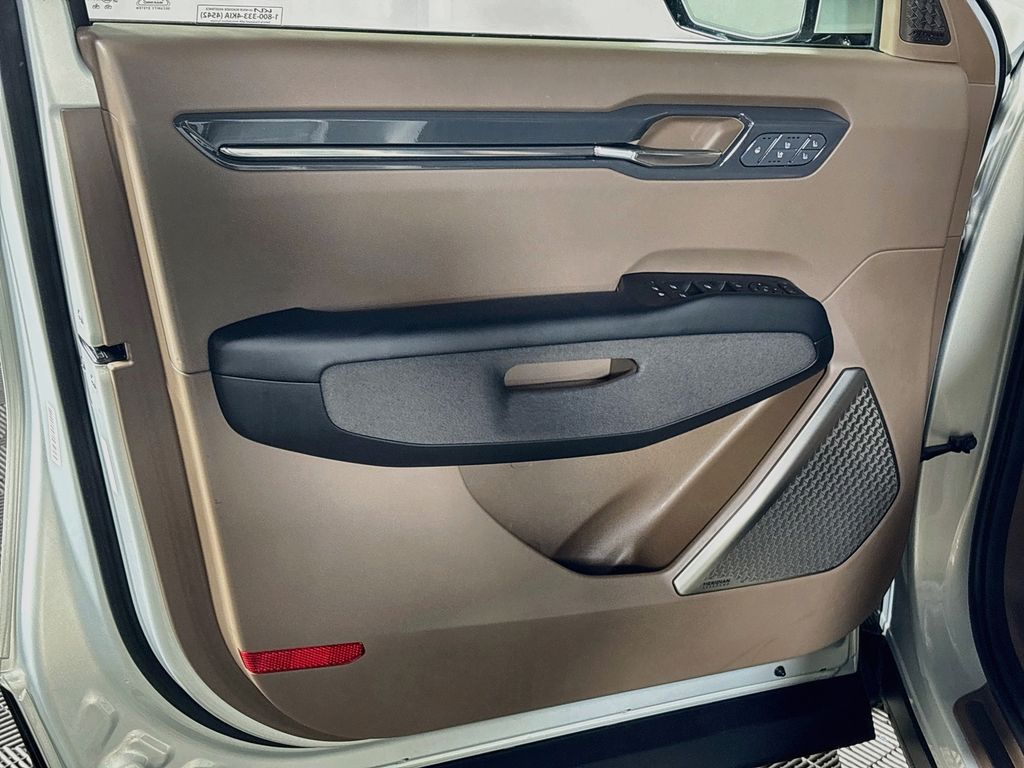 2024 Kia EV9 Land