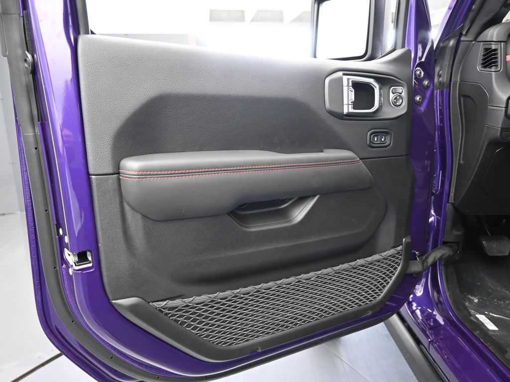 New 2026 Reign Jeep Rubicon image 15