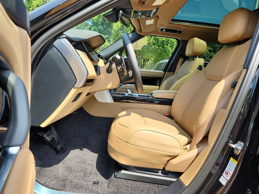 Thumbnail: 2026 Land Rover Range Rover - 6