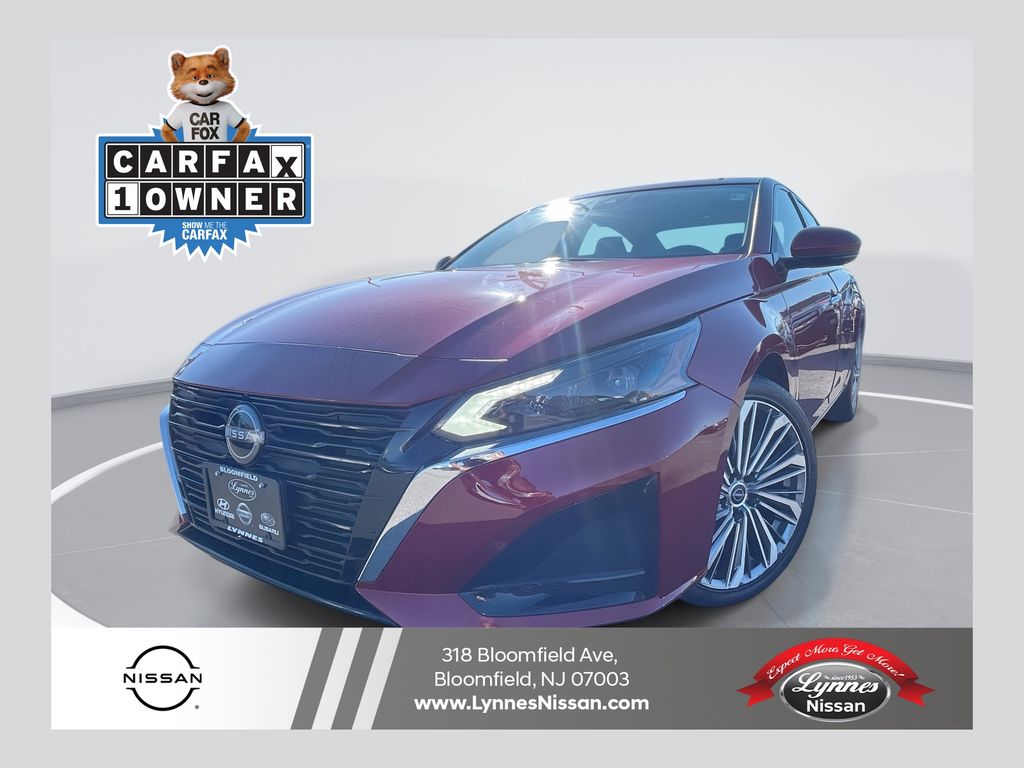 Red (Scarlet) 2023 Nissan Altima 2.5 SL AWD Sedan All-Wheel Drive Continuously Variable Transmission