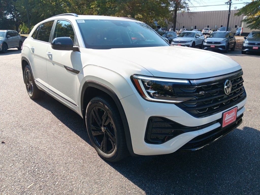 2025 Volkswagen Atlas Cross Sport 2.0T SEL R-Line 7