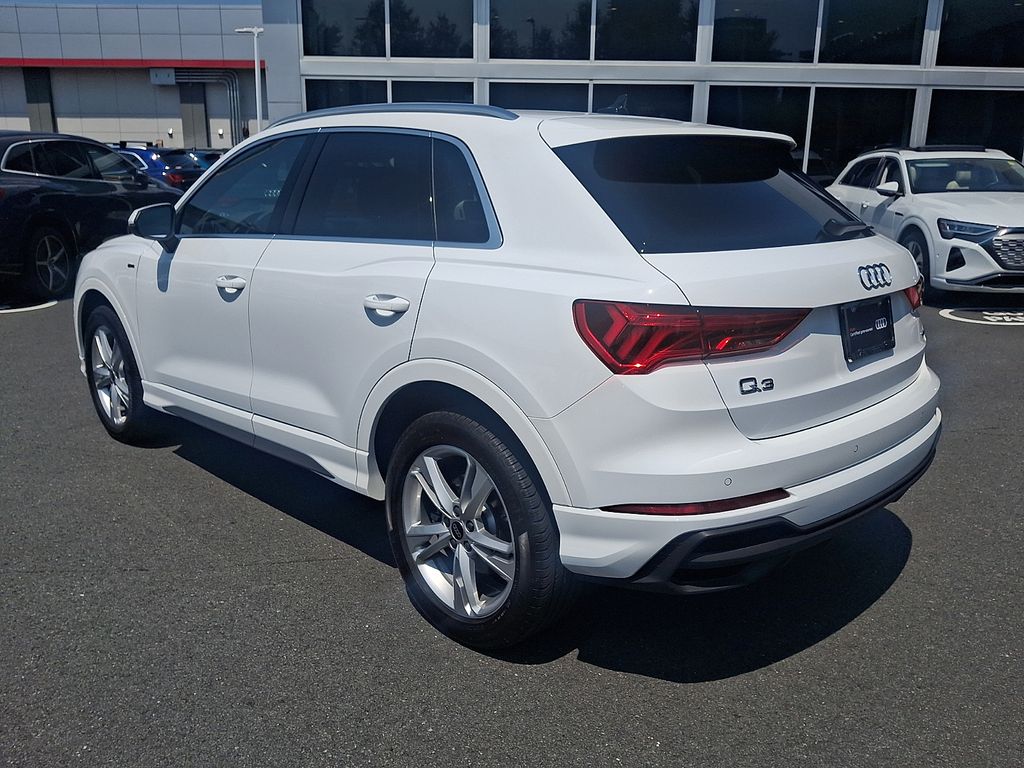 Thumbnail: 2024 Audi Q3 - 6