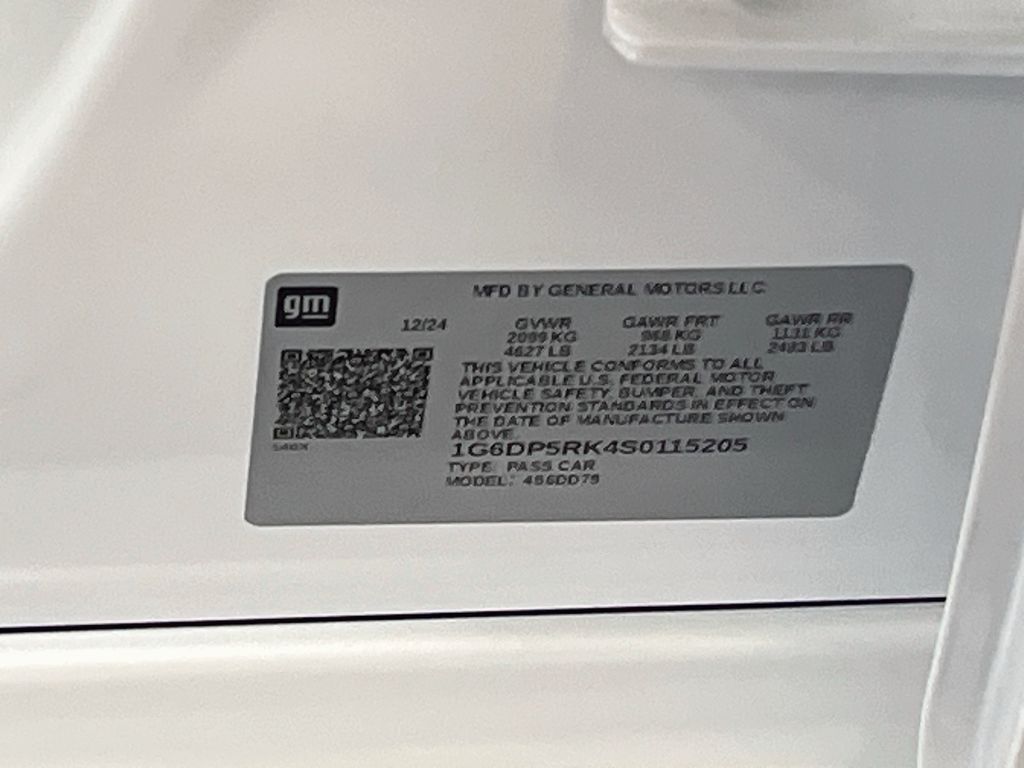 Used 2025 Crystal White Tricoat Cadillac Sport image 33