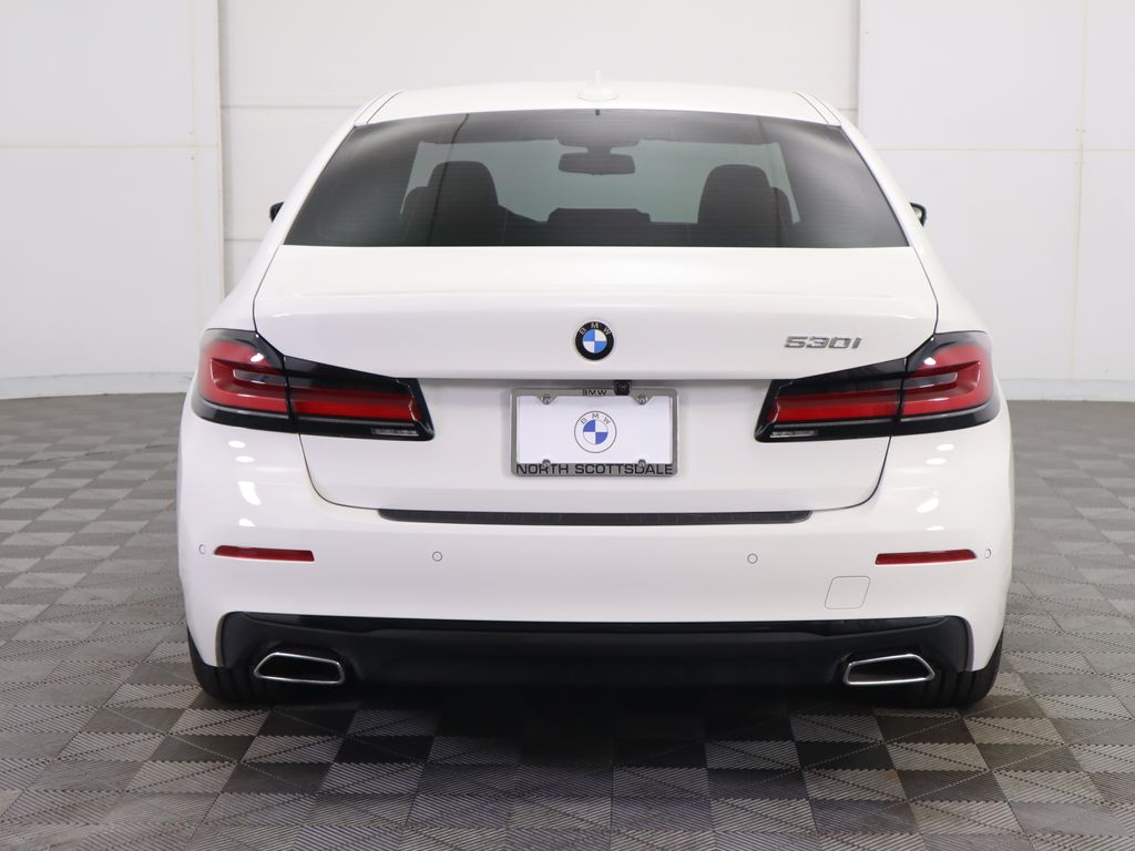 Thumbnail: 2022 BMW 5 Series - 6