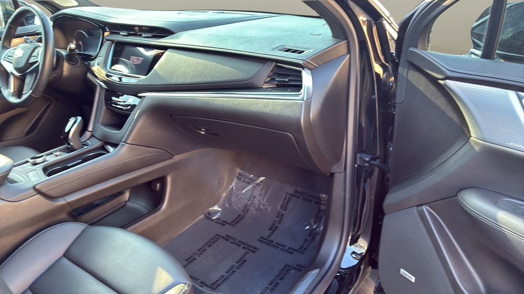 used 2023 Cadillac XT5 car, priced at $31,850