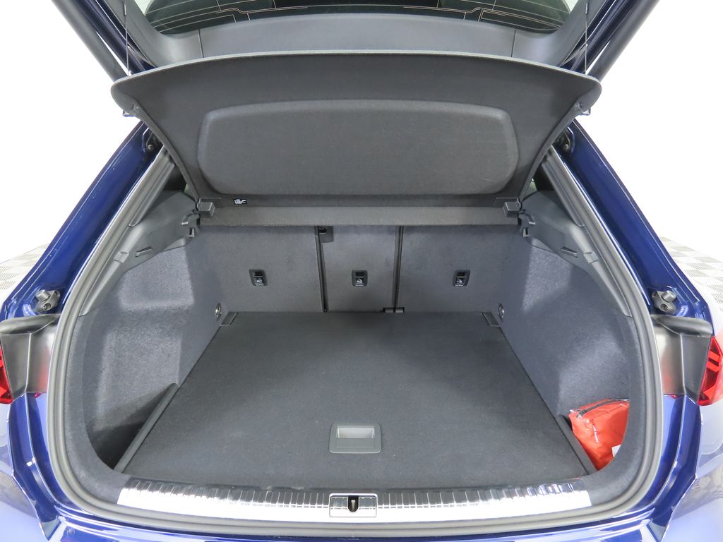 Thumbnail: 2025 Audi Q3 - 28