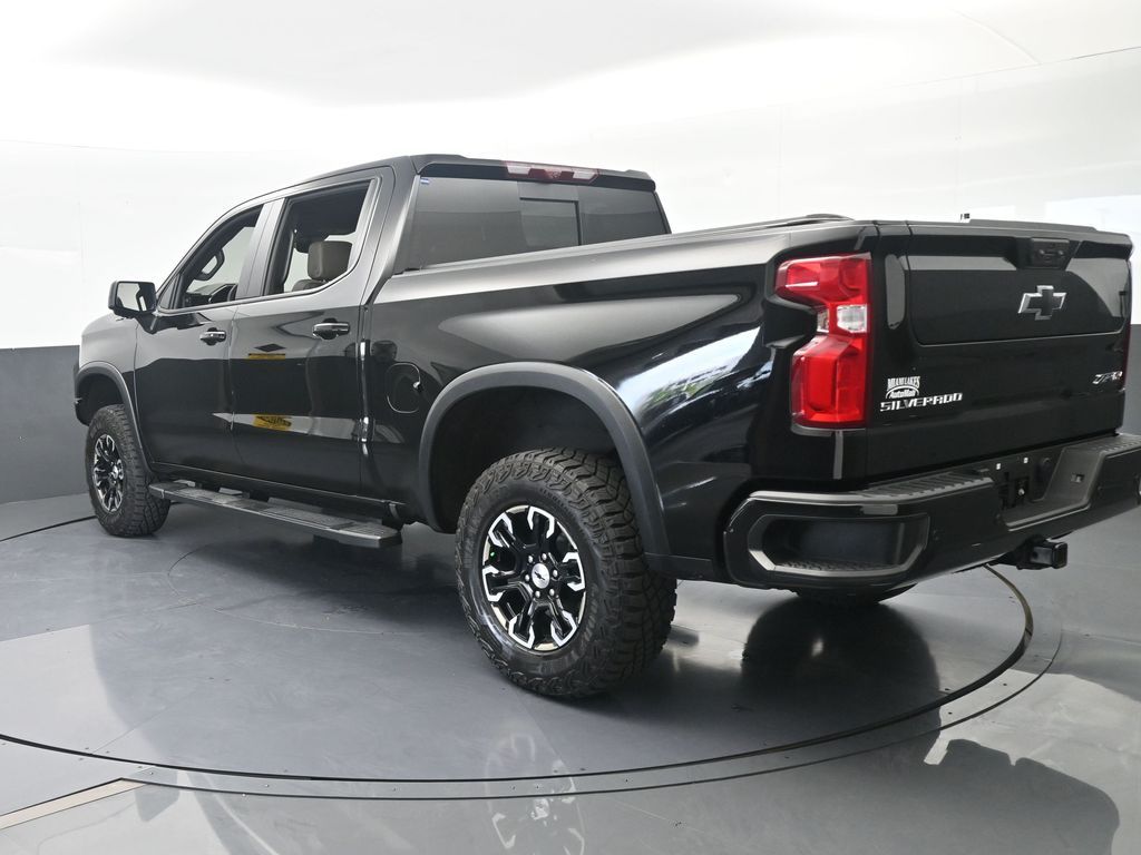 Used 2025 Black Chevrolet ZR2 image 4