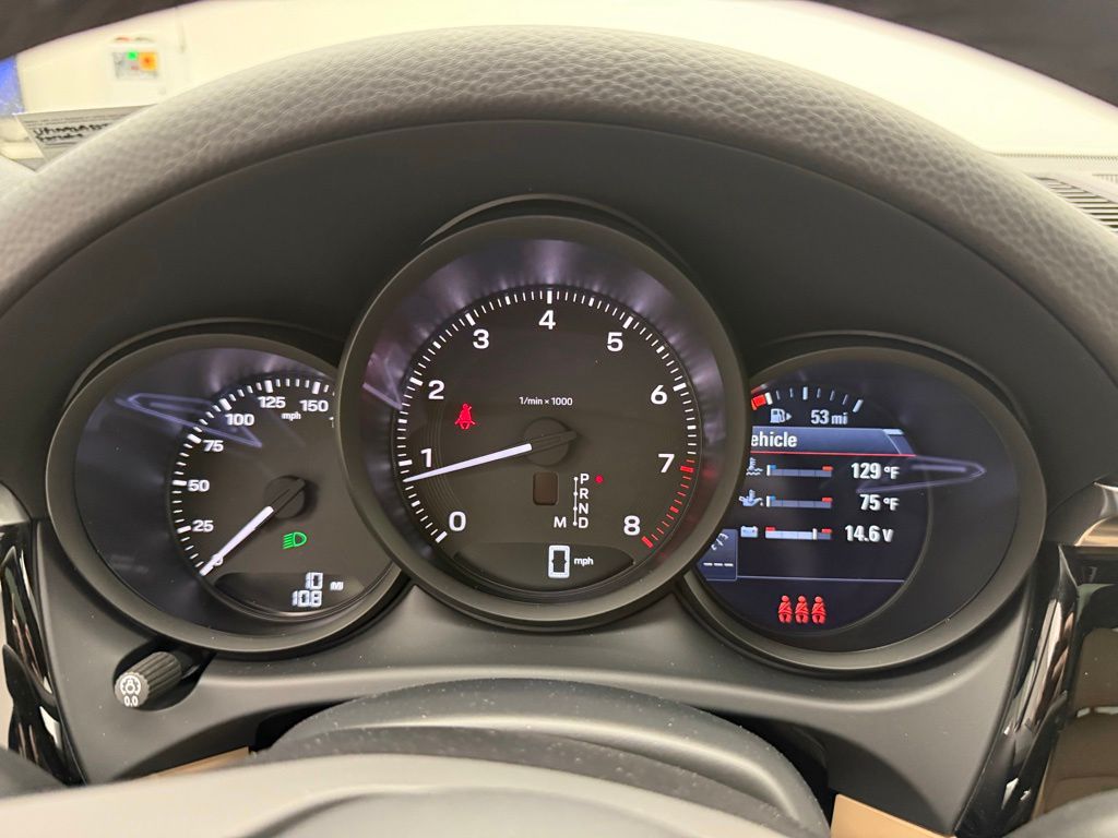 Thumbnail: 2026 Porsche Macan - 11