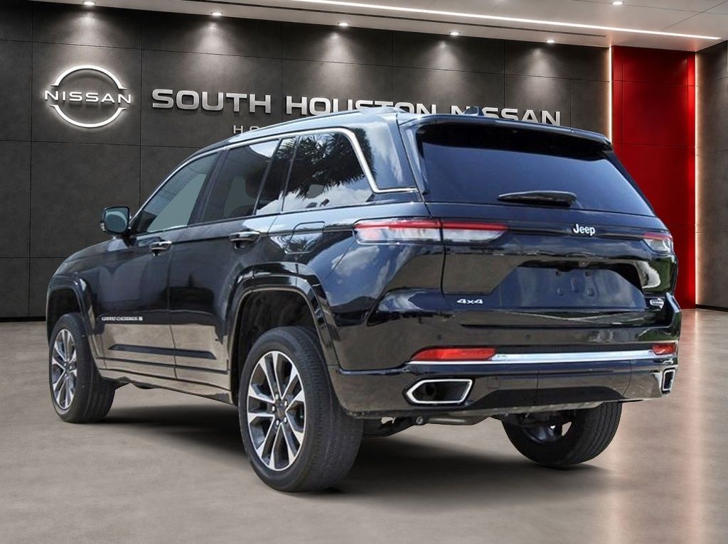 2023 Jeep Grand Cherokee Overland - 2