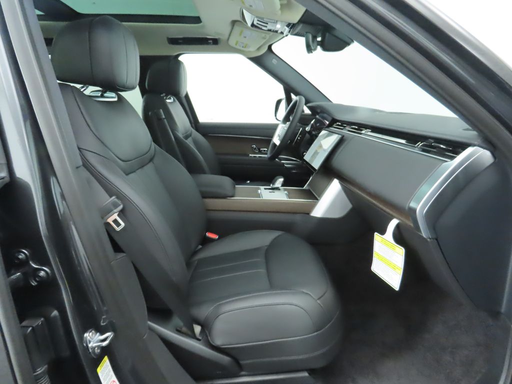 Thumbnail: 2025 Land Rover Range Rover - 21