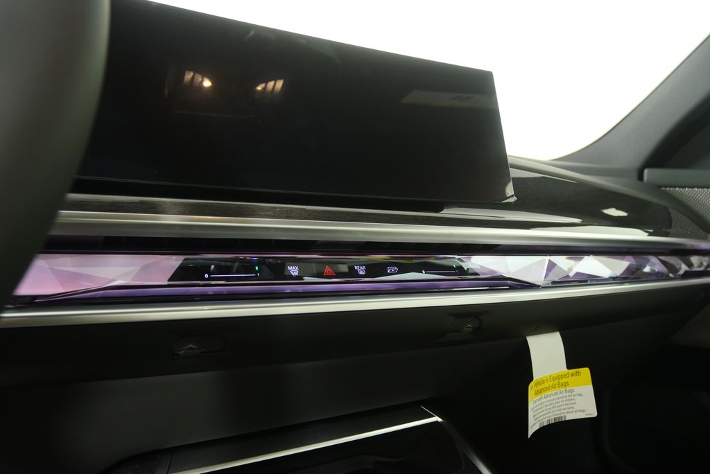 Thumbnail: 2026 BMW 7 Series - 22