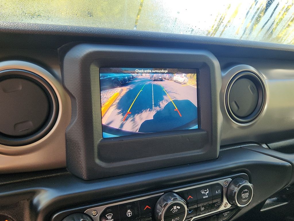 Thumbnail: 2019 Jeep Wrangler - 17