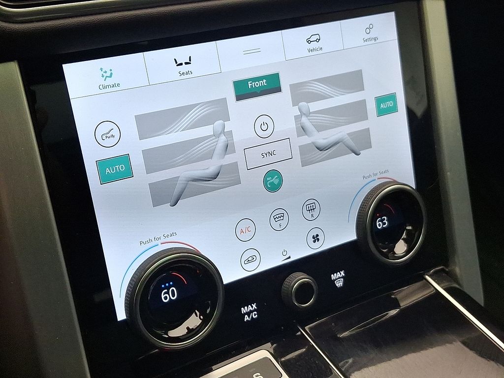 Thumbnail: 2022 Land Rover Range Rover - 17