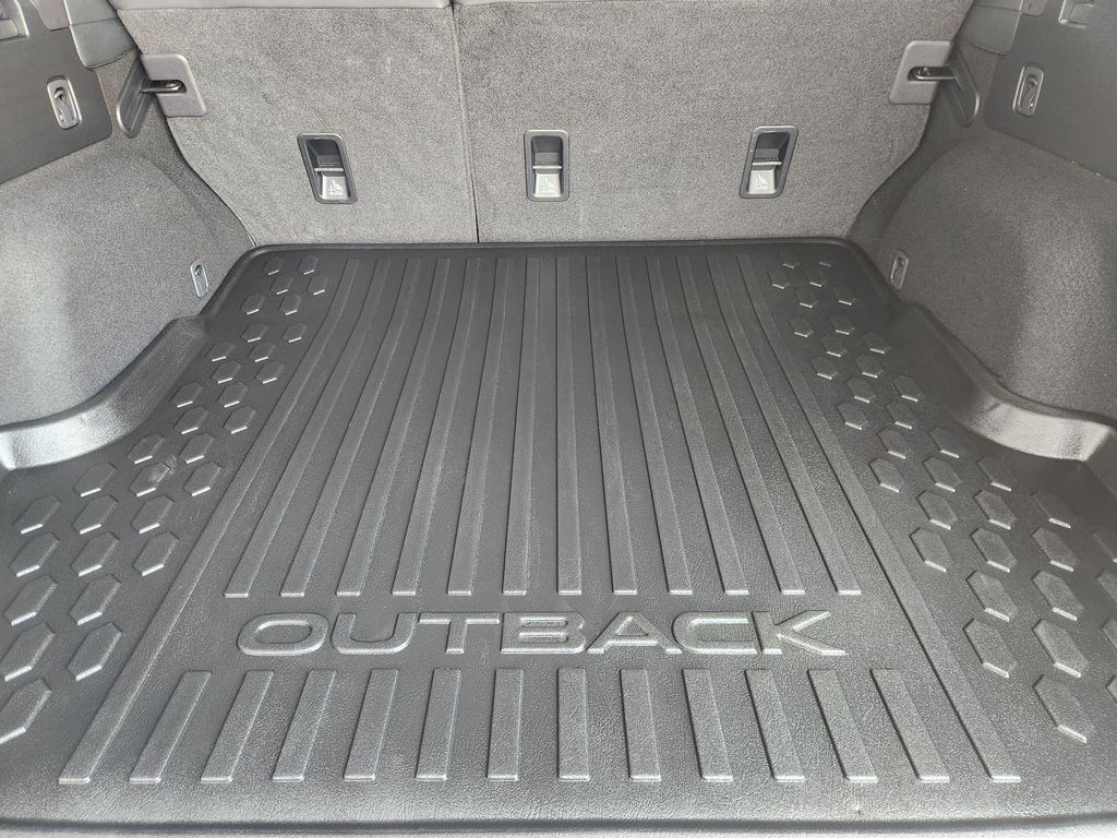 2025 Subaru Outback Onyx Edition White at Legacy Ford