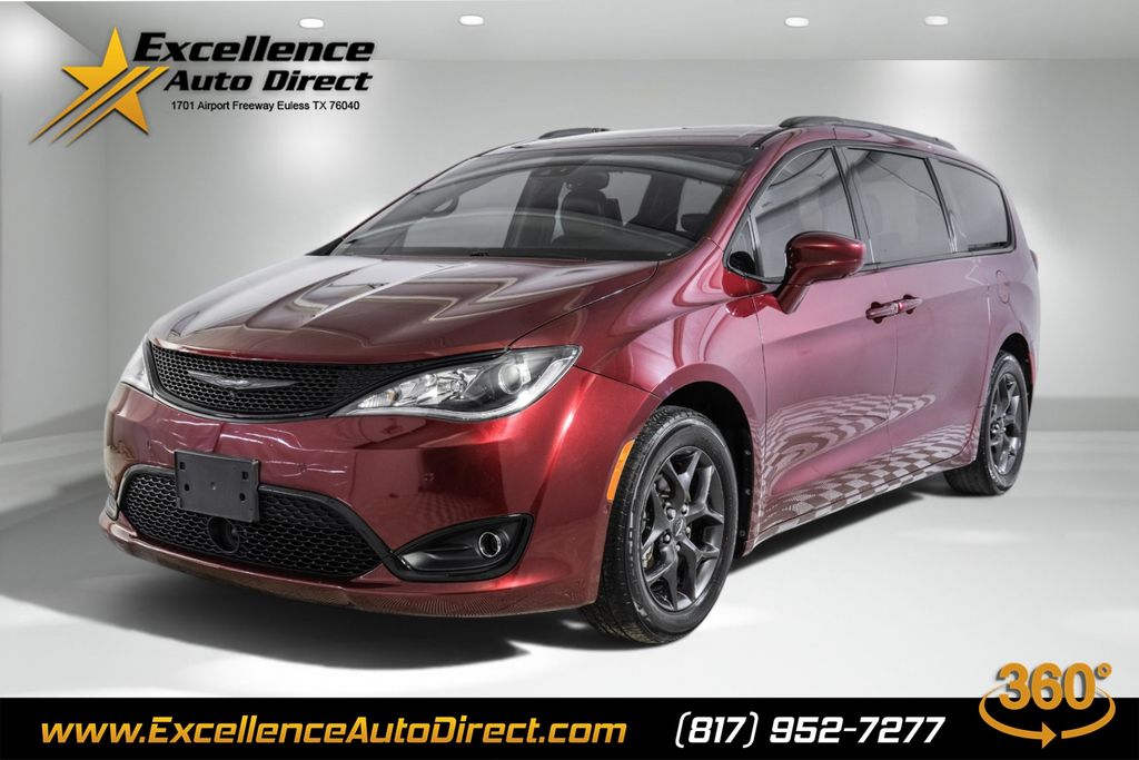 Velvet Red Pearlcoat 2018 Chrysler Pacifica Touring L Plus FWD Minivan Front-Wheel Drive 9-Speed Automatic