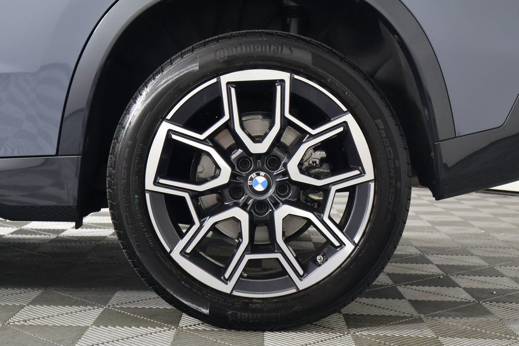 Thumbnail: 2025 BMW X1 - 16