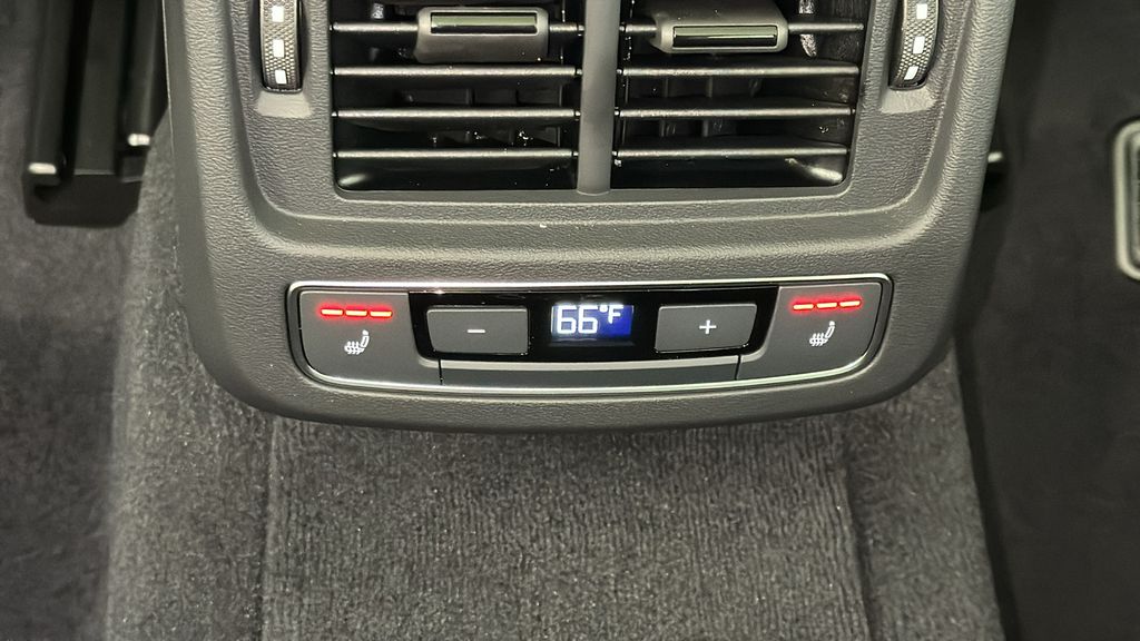 2025 Audi e-tron GT Premium Plus 27