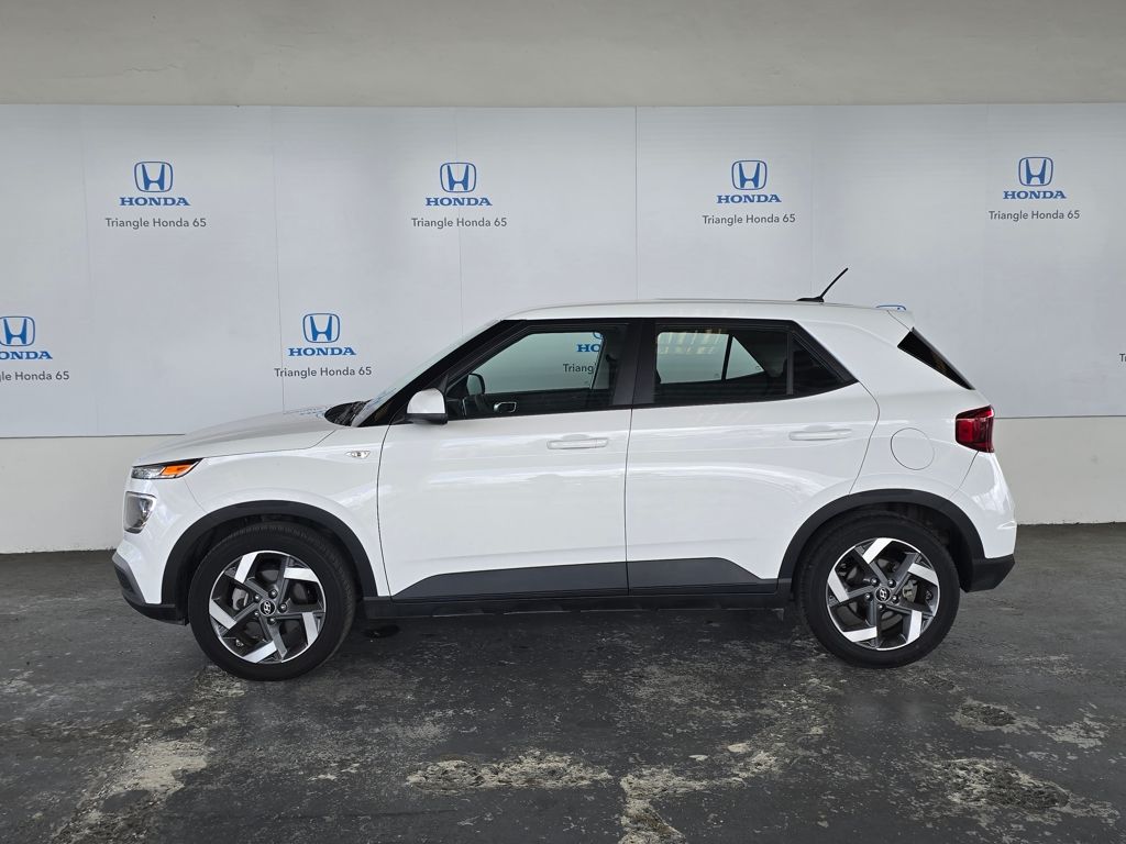 Thumbnail: 2025 Hyundai Venue - 2