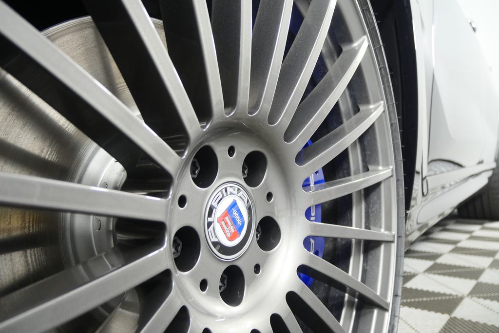 Thumbnail: 2026 BMW X7 - 8