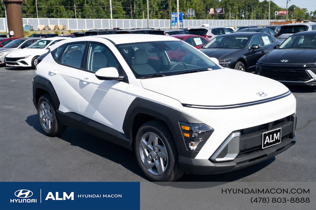 New 2026 White Hyundai SE image 4