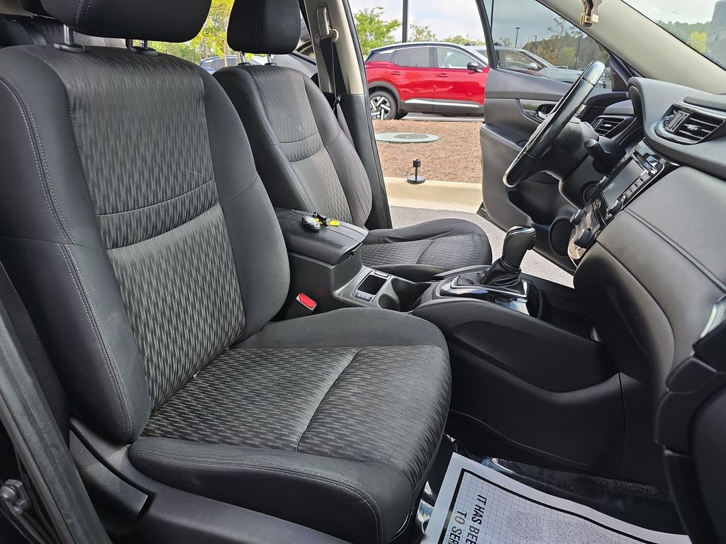 2017 Magnetic Black Nissan Rogue SV AWD SUV