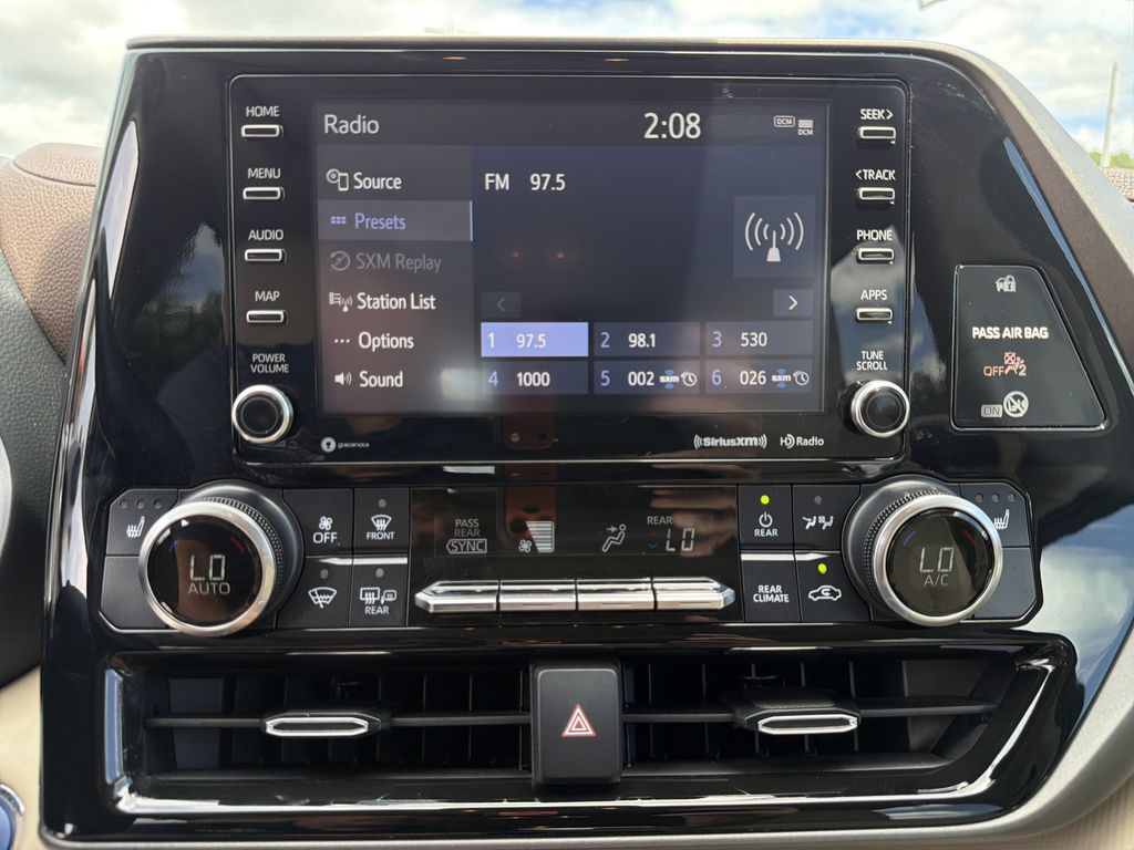 Used 2022 Toyota Highlander Hybrid SUV