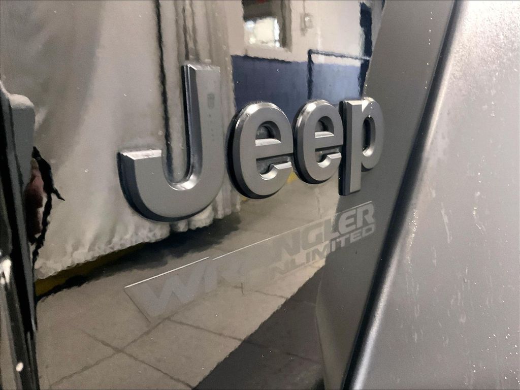 2021 Jeep Wrangler — photo 29
