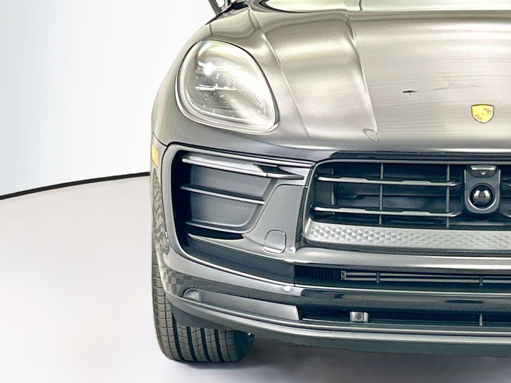 Thumbnail: 2026 Porsche Macan - 12