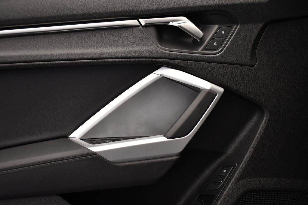 Thumbnail: 2025 Audi Q3 - 32