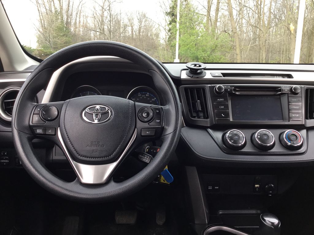 Thumbnail: 2017 Toyota RAV4 - 11