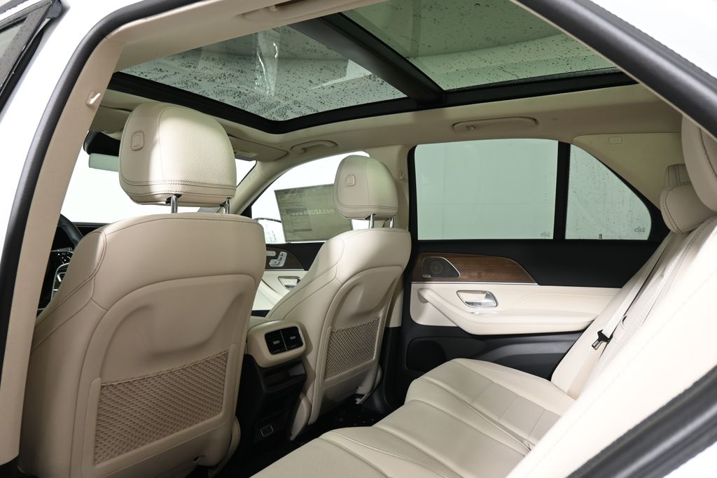 Thumbnail: 2026 Mercedes-Benz GLE - 26