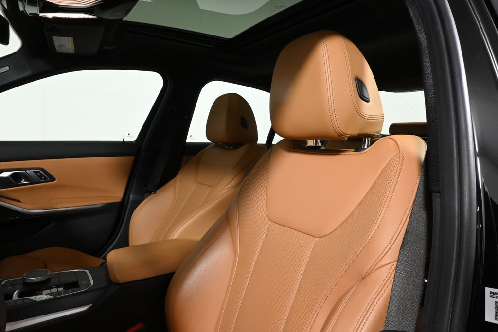 Thumbnail: 2023 BMW 3 Series - 15