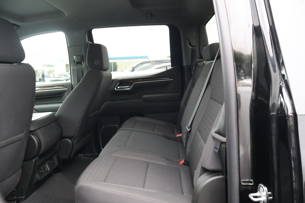 2022 Chevrolet Silverado 1500 LT 32
