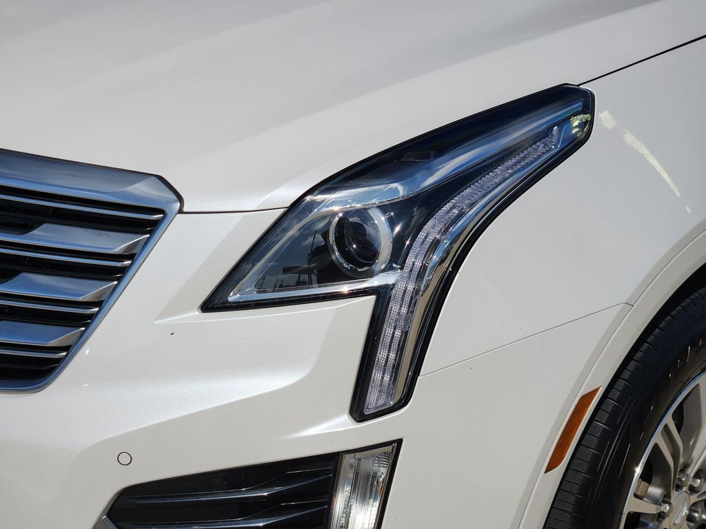 2018 Cadillac XT5 Luxury White at Bayshore Chrysler Jeep Dodge Ram