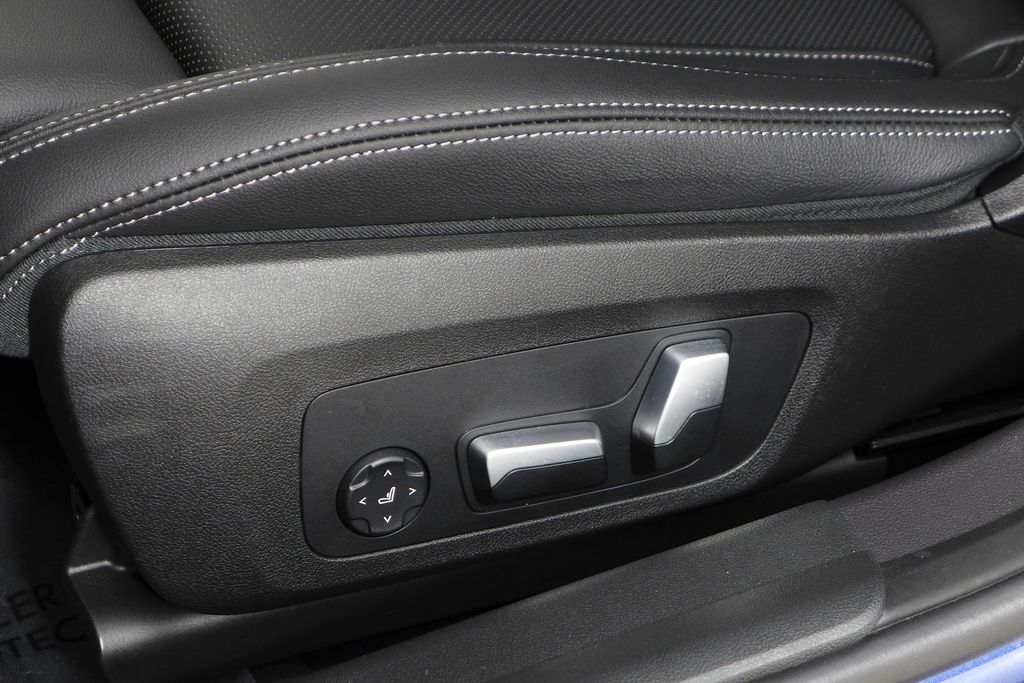2024 BMW 3 Series 330i xDrive 23