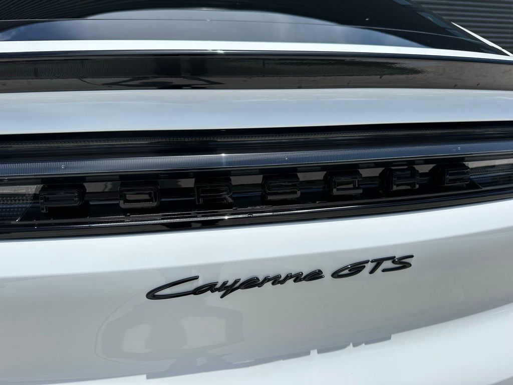 Thumbnail: 2025 Porsche  - 12