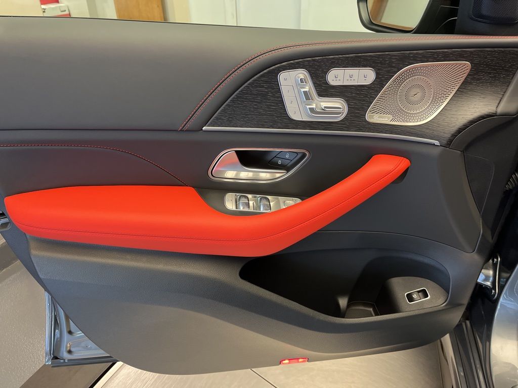 Thumbnail: 2026 Mercedes-Benz GLE - 11