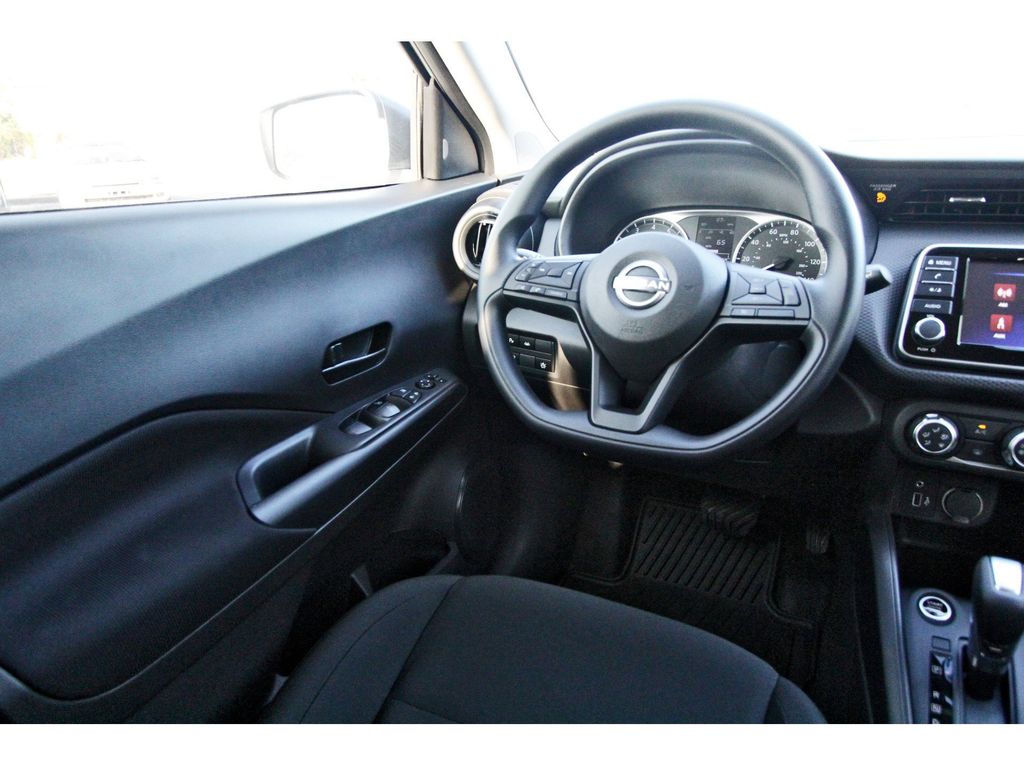 2025 Nissan Kicks Play S - 7