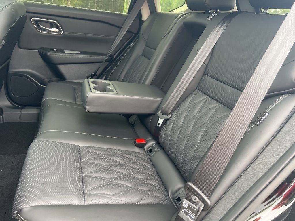 2025 Super Black Nissan Rogue Platinum FWD SUV