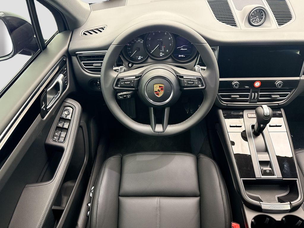 Thumbnail: 2026 Porsche Macan - 13