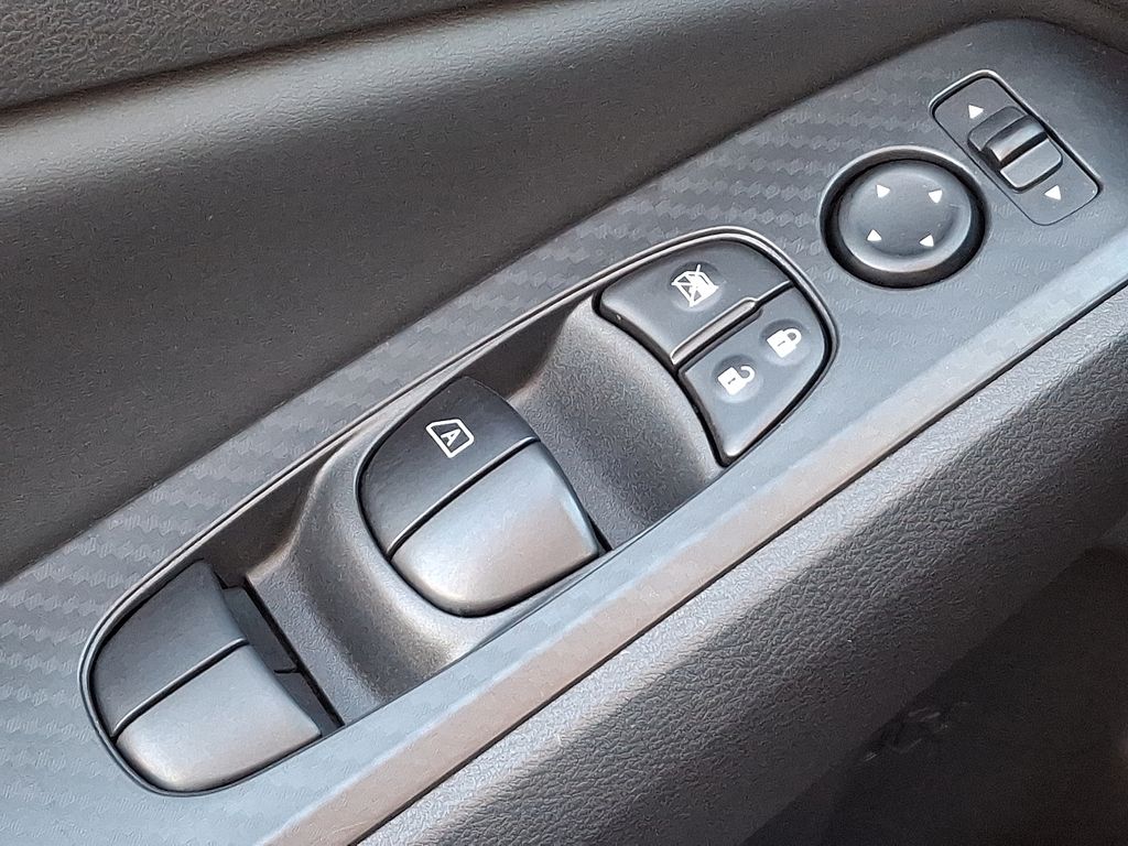 Thumbnail: 2025 Nissan Altima - 25