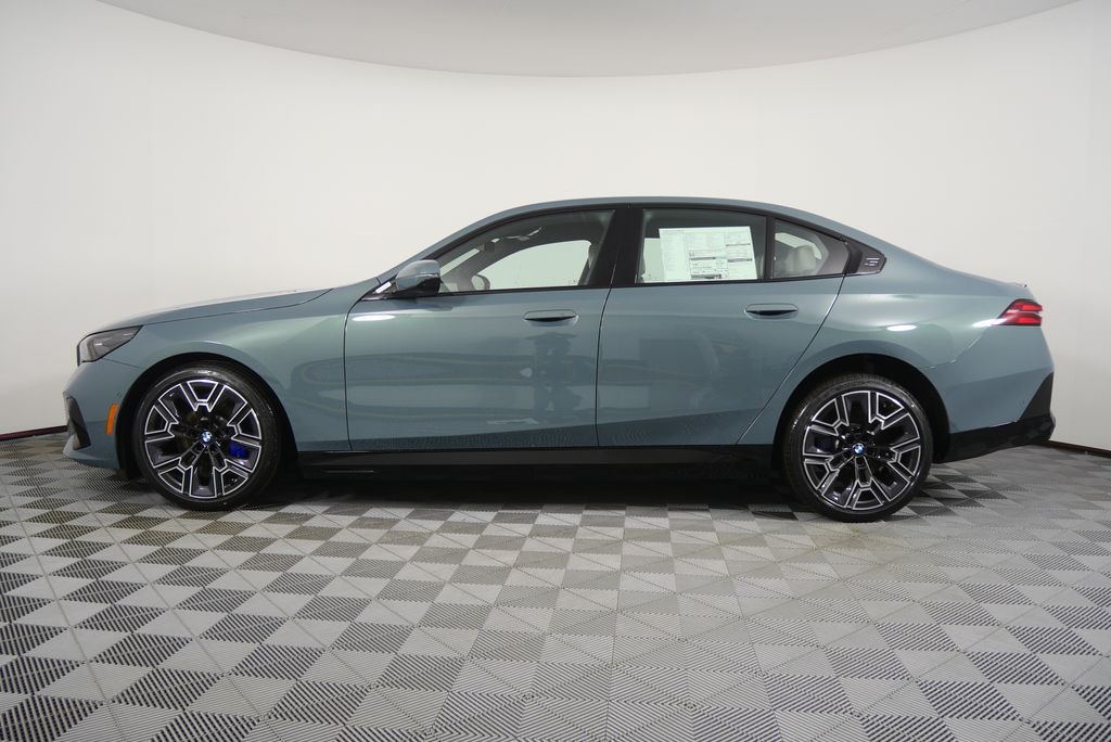 Thumbnail: 2026 BMW i5 - 6