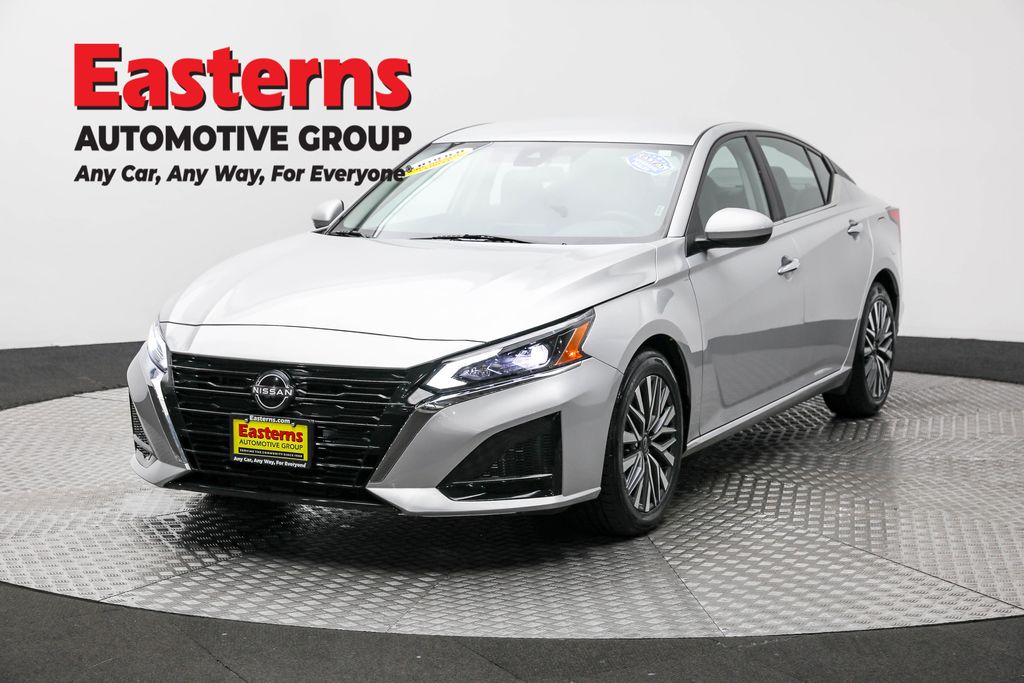 2023 Nissan Altima SV's photo