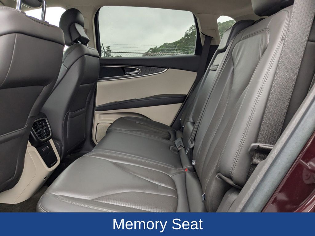 2019 Lincoln Nautilus Select