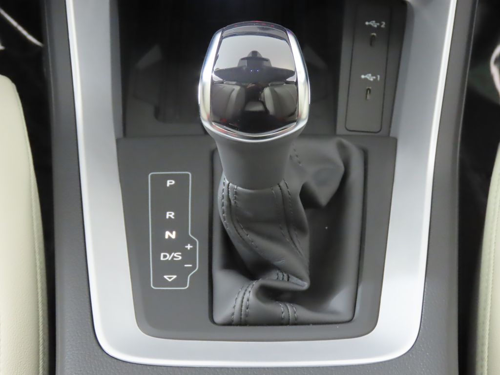 Thumbnail: 2025 Audi Q3 - 23