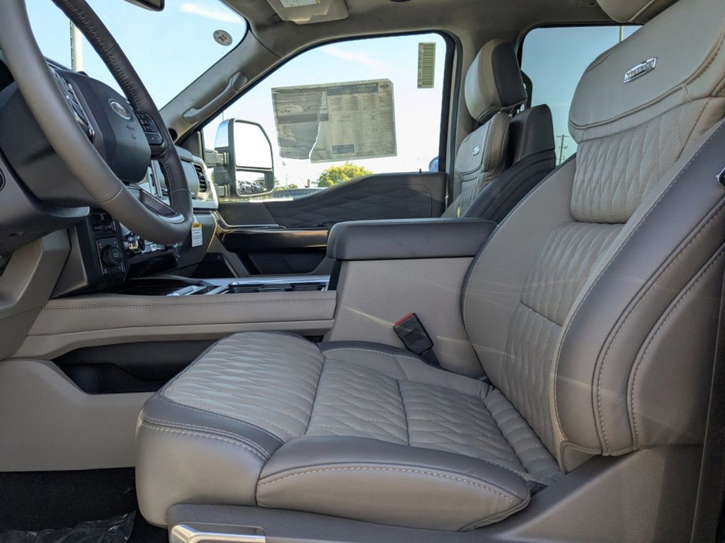 2025 Ford F-250 Super Duty Platinum